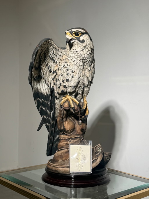 Escultura del Halcón de Giuseppe Armani, Florencia – Edición Limitada (Nº 1500) – beeldhouwkunst