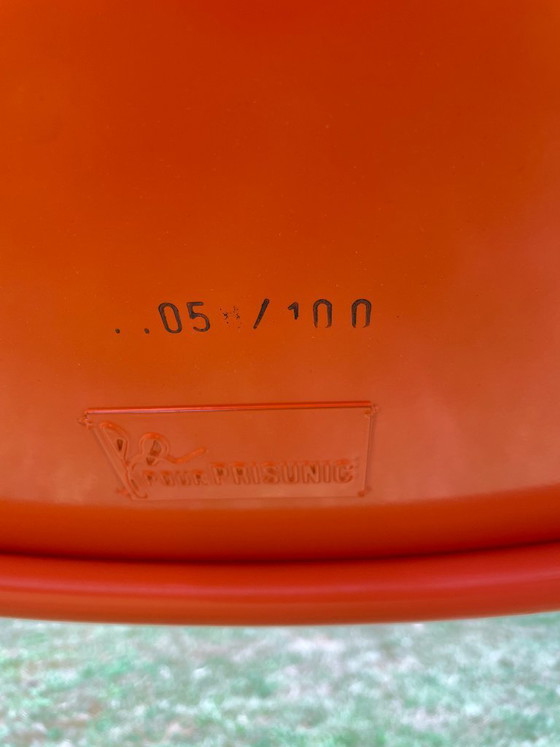 Image 1 of Gae Aulenti - oranje gelakte tuintafel