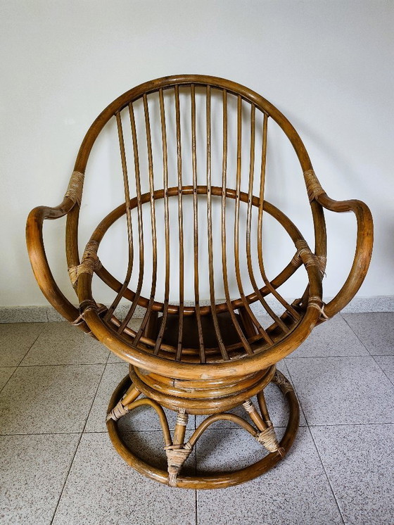 Image 1 of Poltrona girevole vintage in rattan