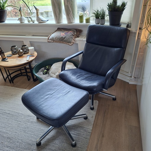 Fauteuil Artifort 141 unique avec ottoman (en termes de couleur)