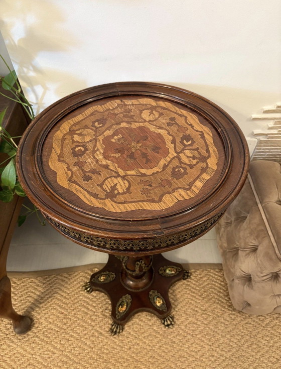 Antique Round Pedestal Side Table with Marquetry & Gilt Bronze Details – Tavolini, Ceramic (photo 3 of 15)