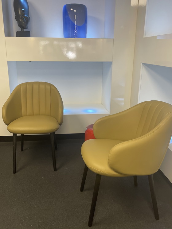 Image 1 of 2 Leolux Baani Stühle mit Armlehnen