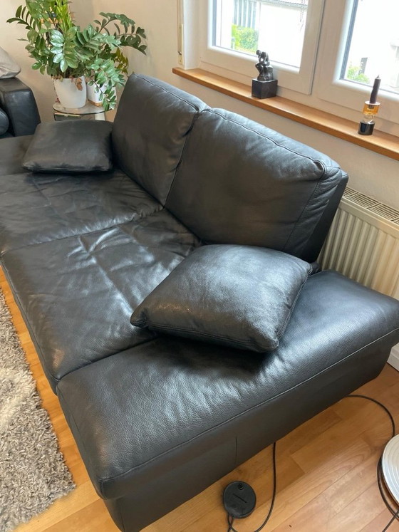 Leather 2-seater sofa – Metal (photo 5 of 7)
