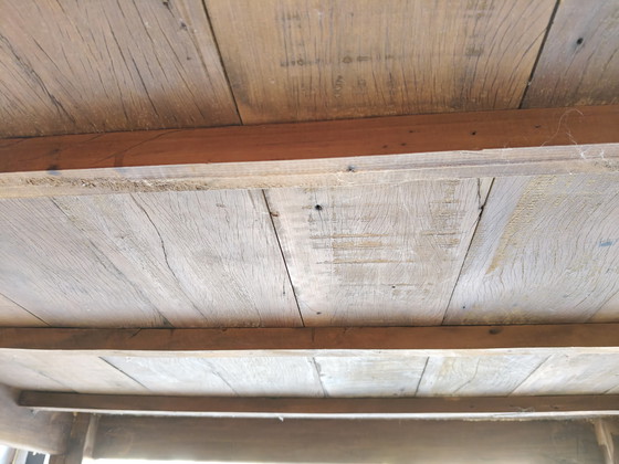 Image 1 of TABLE DE SALLE À MANGER EN BOIS MASSIF À JETER IMMÉDIATEMENT