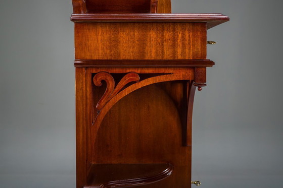 Image 1 of  Mobiletto Art Nouveau con specchio, 1890