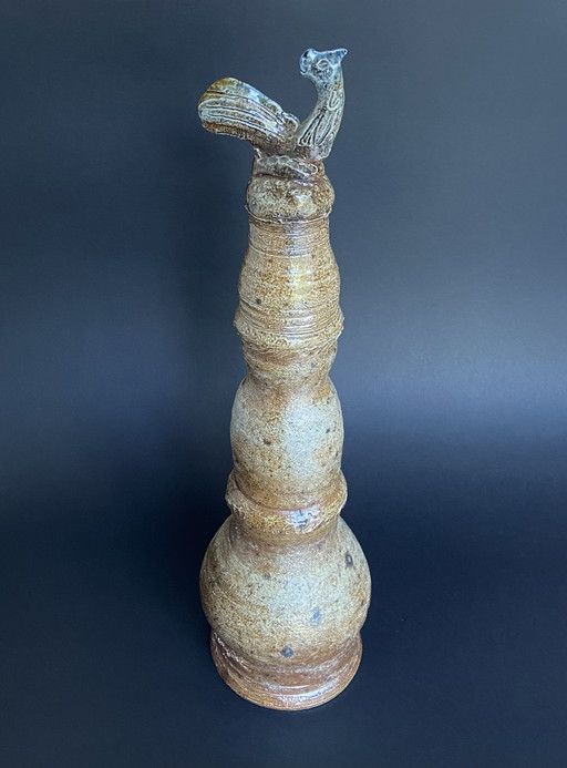 Signierte skulpturale Keramikflasche von Benoist Favre mit Hahn aus den 1970er Jahren