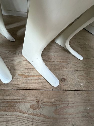 Sedie Kangourou bianche vintage di Ernst Moeckl – Chaise longue, Space Age (photo 13 of 28)