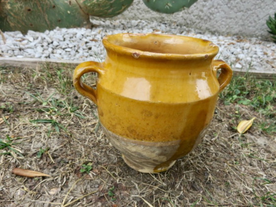 Raro vasetto per marmellata in terracotta smaltata gialla, proveniente dalla Francia sud-occidentale. (photo 6 of 12)