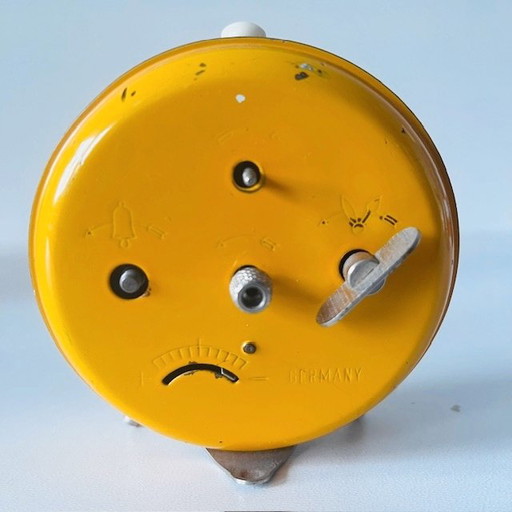 Réveil Junghans Peter vintage jaune et blanc des années 1970