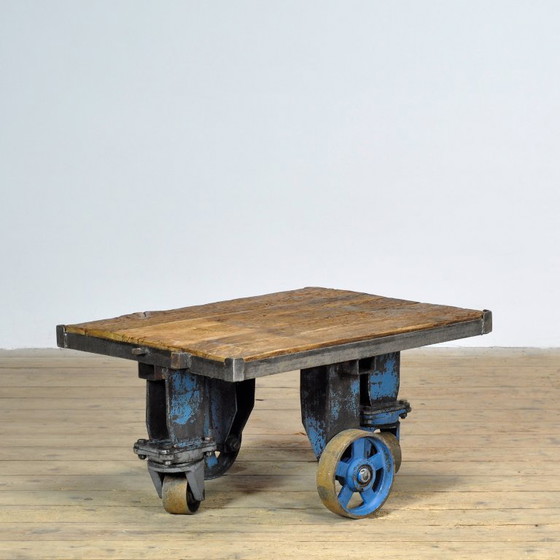 Mesa de centro industrial, años 60, Mesas de centro, Madera, Metal, Marrón, Vintage (foto 2 de 11)