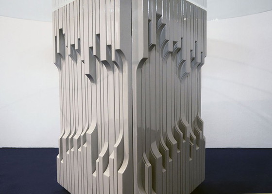 Image 1 of Table "Norman" de Luciano Frigerio en bois massif laqué