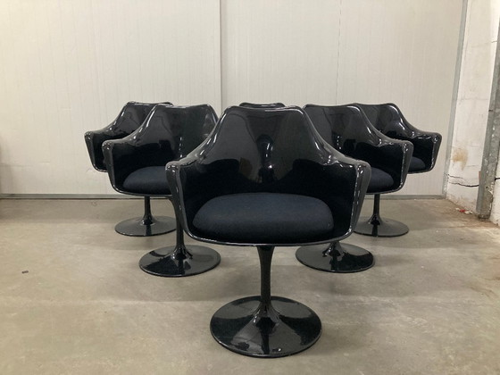 Image 1 of 6 replica Saarinen Tulip stoel 1940 met armleuning