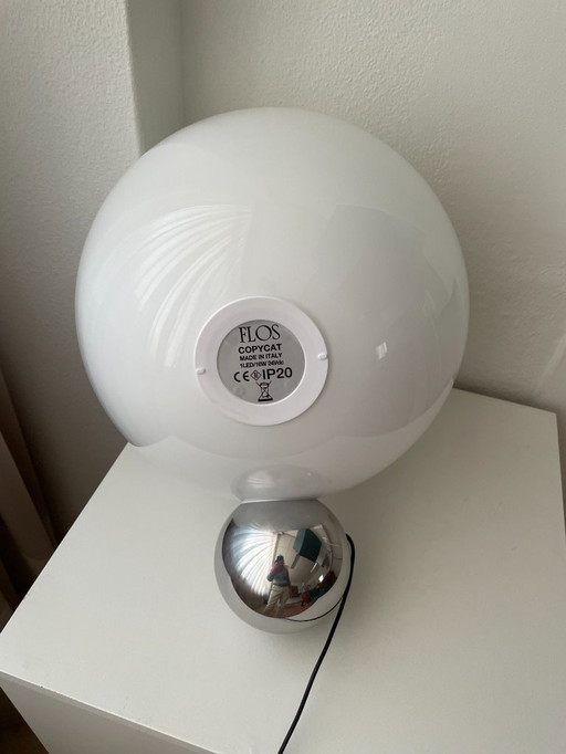 Table lamp