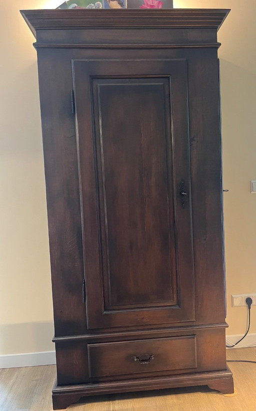 Eikenhouten wandkast van Almondehoeve. 190cm hoog