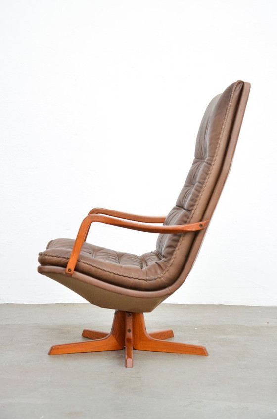 Image 1 of Poltrona vintage in teak, pouf in pelle di metà secolo, anni '60, stile danese