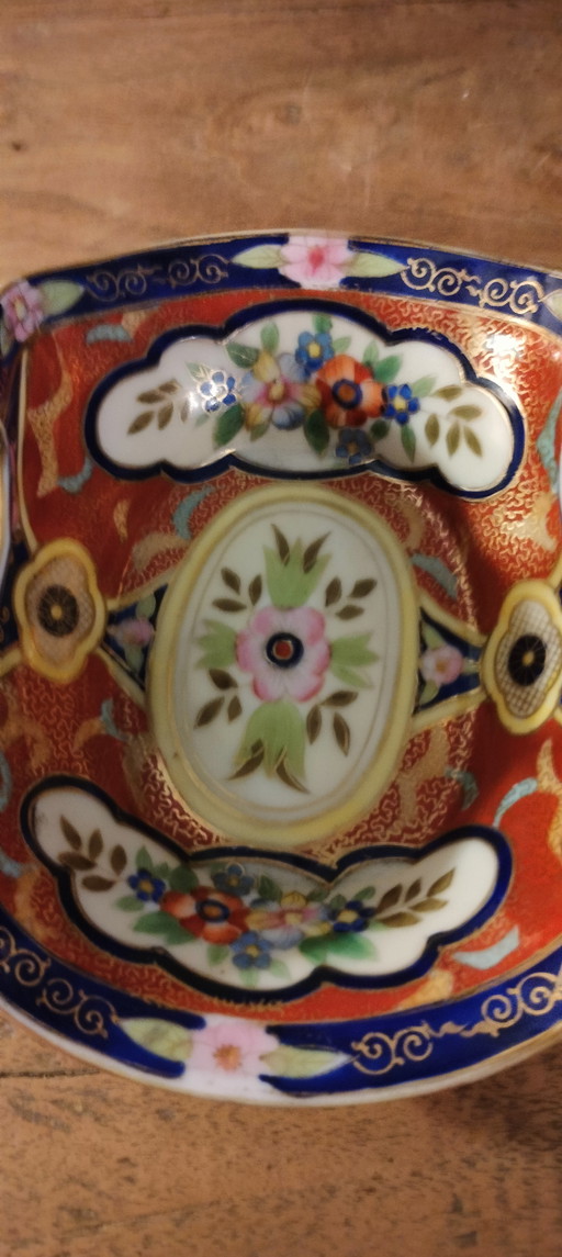 Platillo antiguo de porcelana japonesa Noritake, en estado usado, de la década de 1900.