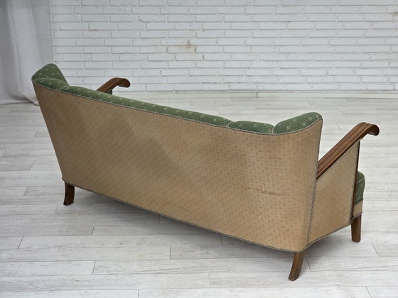 Image 1 of Años 50, sofá danés de 3 plazas, tejido de lana de mobiliario verde/beige, madera de roble.