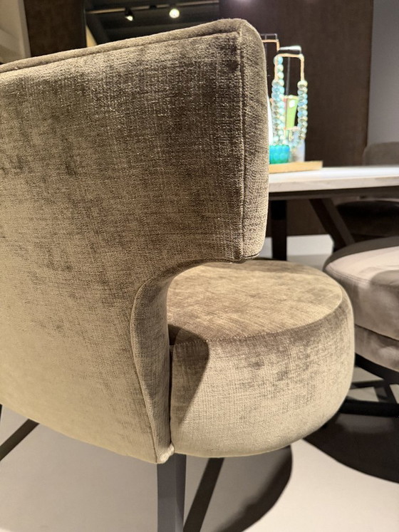 1 Banco de comedor redondo fabricado por Rupert, modelo Maxime. – Velvet, Wood (photo 4 of 5)