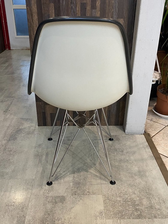 Image 1 of Off-white Eames Herman Miller vintage 50s 60s 70s fiberglass vinyl chair