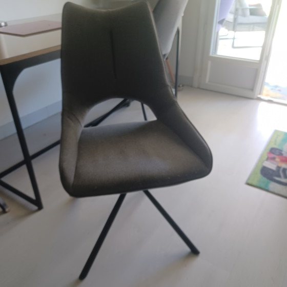 Image 1 of 8 chaises chateau  d ax salle à  manger 