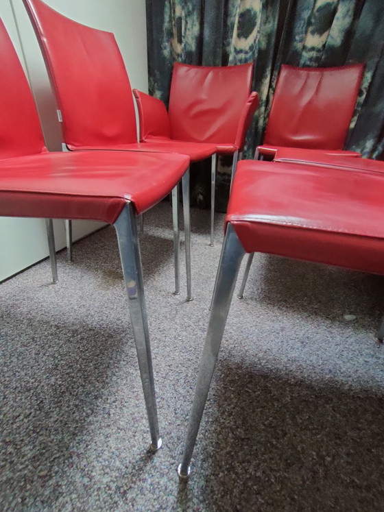 6x Zanotta Lia Chairs. 5 Without Armrests, 1 With Armrests, Dining chairs, Leather, Aluminium, Red (photo 2 of 5)