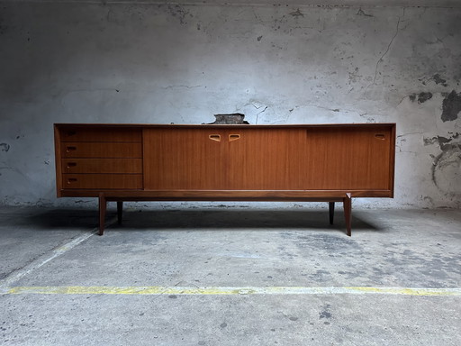 Aparador vintage XL de Oswald Vermaercke con forma de V, diseño belga.