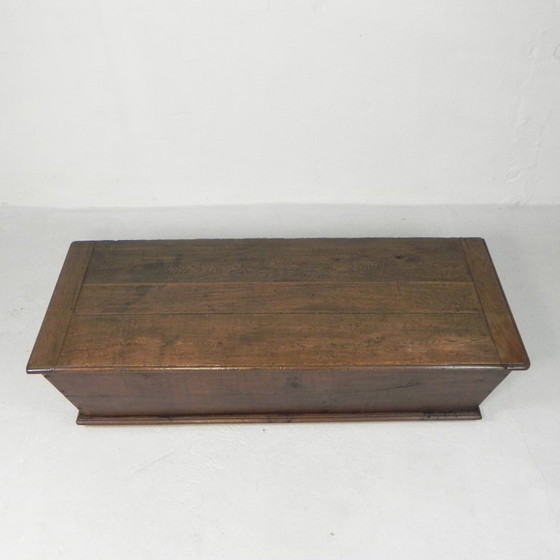 Image 1 of Alte Eichentruhe, Trog, Deckentruhe aus dem 19. Jahrhundert