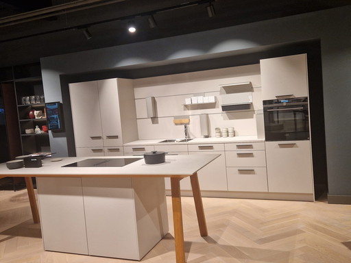 La cuisine de la salle d'exposition 125 suivante est terminée !