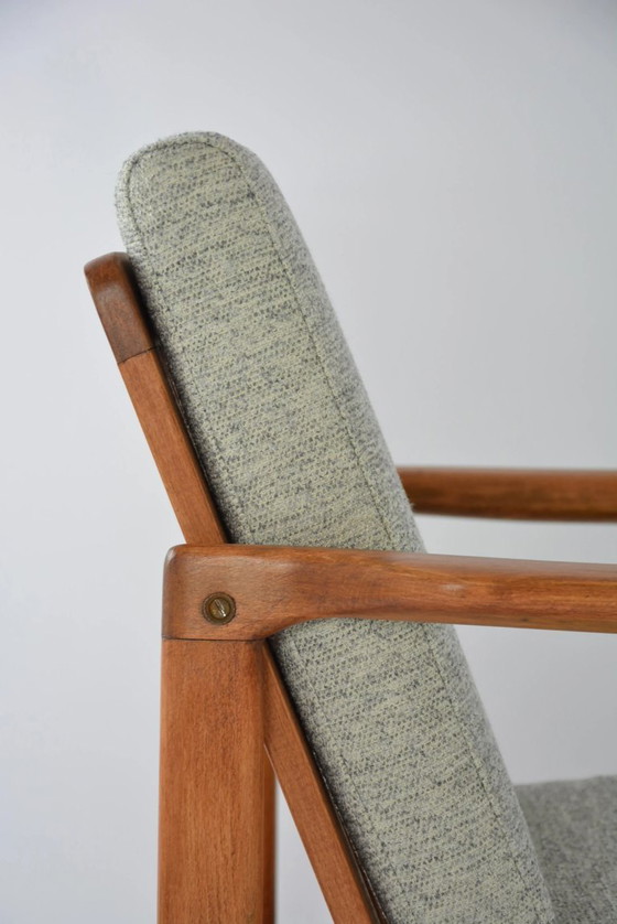 Image 1 of BZ fauteuils in grijze en crèmekleurige bouclé stof