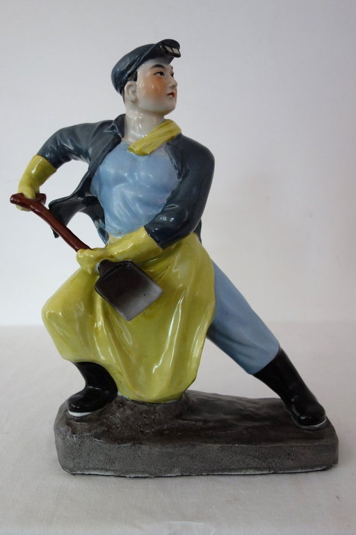 Propaganda statue/figurine from the Chinese Cultural Revolution #18