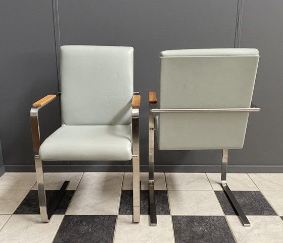 Sillas únicas de cromo y cuero gris, fabricadas bajo pedido en la década de 1980. – Sillas y sillones (photo 12 of 17)