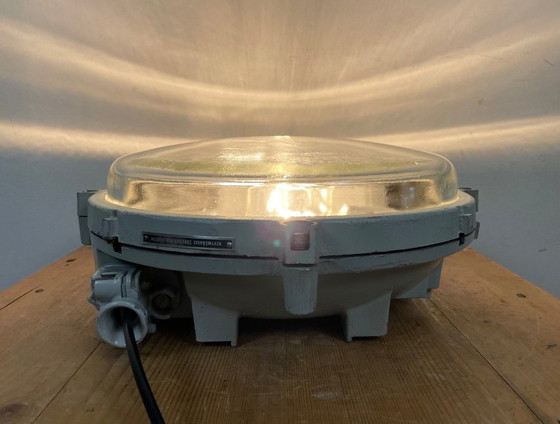 Image 1 of Applique ou plafonnier industriel en fonte d'aluminium d'Elektrosvit, années 1970