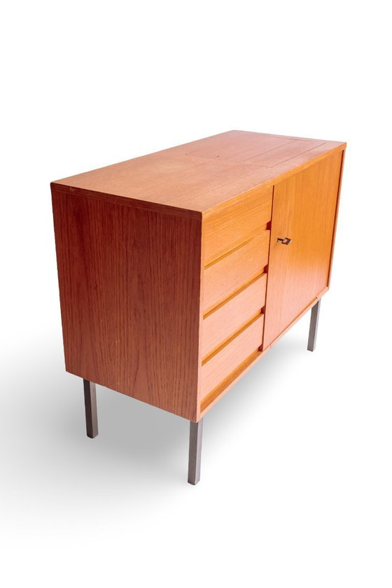 Image 1 of Credenza vintage con cassetti e anta