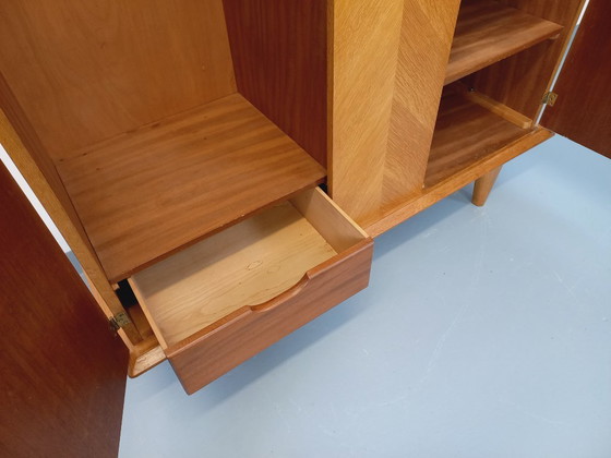 Image 1 of Vintage eikenhouten kledingkast uit de jaren 60
