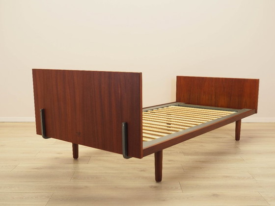 Image 1 of Cama de teca, diseño danés, década de 1960, diseñador: Hans J. Wegner, fabricante: Getama
