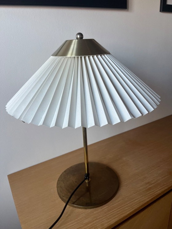 Stunning Vintage Le Klint 307 Brass Table Lamp – Danish Design Classic – Metal (photo 9 of 12)