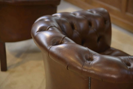 Pair of upholstered leather Club armchairs – Vintage (photo 12 of 14)