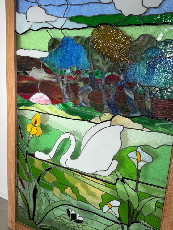 Großes Buntglasfenster mit Schwanenlandschaft – Dekoration (photo 4 of 6)