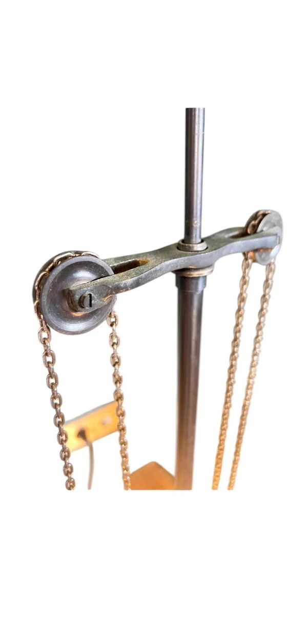 Image 1 of Lampada da soffitto originale in stile Art Nouveau, tipica delle caffetterie viennesi. Questa lampada da soffitto in vetro opali