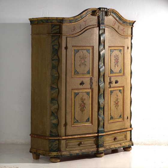 Antiker barocker bemalter Kleiderschrank aus Kiefer – Österreichisch-Ungarische Monarchie, Jahr 1794 (photo 20 of 40)
