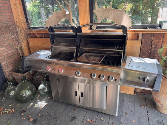Image 1 of Napoleon prestige II bbq