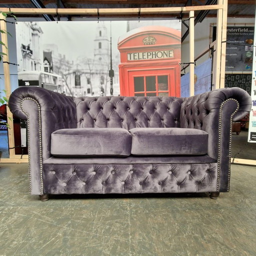 Chesterfield 2-seater sofa – Purple velvet