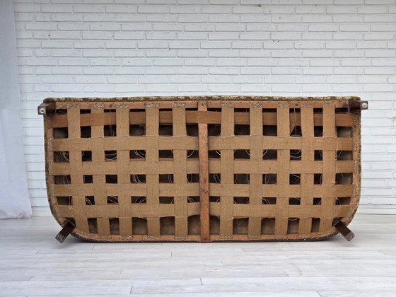 Image 1 of Canapé danois 3 places des années 1960, velours d'ameublement vert, pieds en bois de frêne