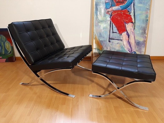 Image 1 of Knoll Set Barcelona New-Never Used Black Leather Design by Ludwig Mies Van Der Rohe and Lilly Reich (1929)