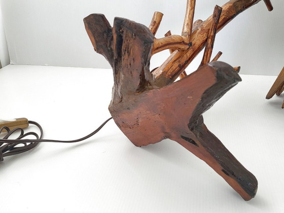 Image 1 of Vintage brutalistische tafellamp uit de jaren 70, gemaakt van organisch, plantaardig houtsnijwerk.