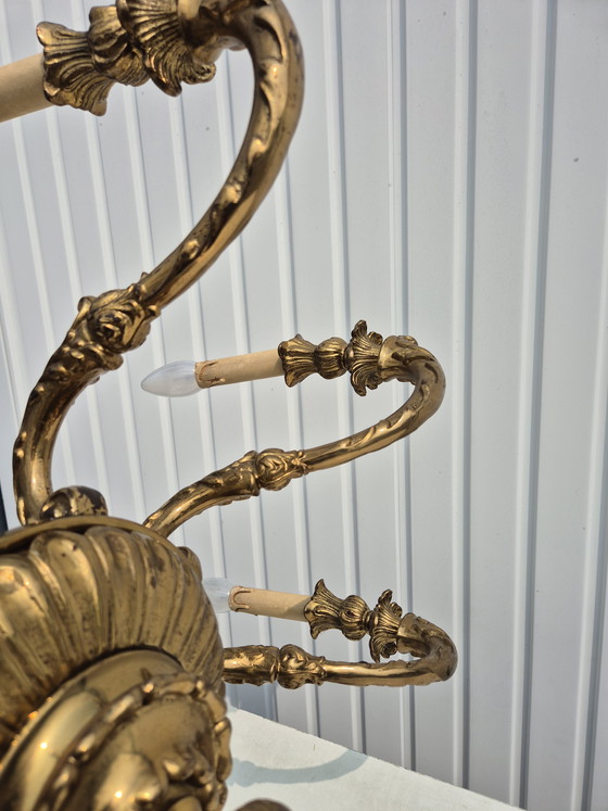 Image 1 of Prachtige gedecoreerde nederlandse massieve  bronzen kroonluchter 