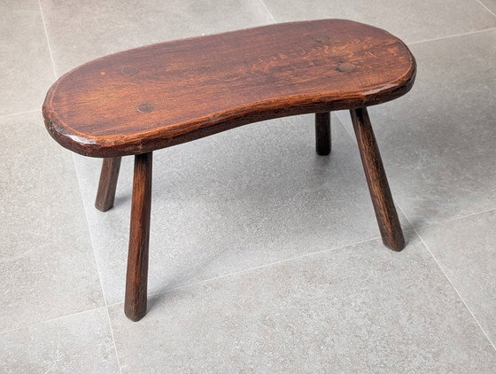 Banco rústico de madera tallada a mano con tablero orgánico de forma irregular, década de 1940. – Wood (photo 8 of 9)