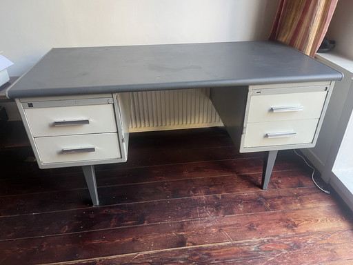 Industrieller Vintage Gispen / Ahrend Schreibtisch aus den 1960er oder 70er Jahren