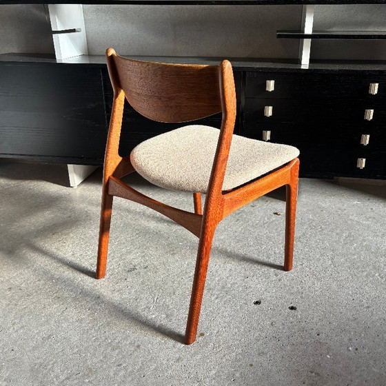 4 Teak Dining chairs by P.E. Jørgensen for Farsø, P. E. Jørgensen for Farsø, Wood, Textile, Brown (photo 10 of 11)