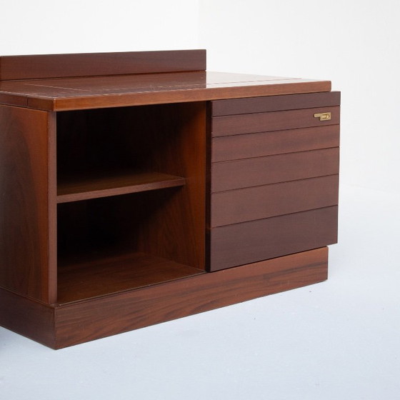 Image 1 of Set di due comodini in legno italiani di metà secolo